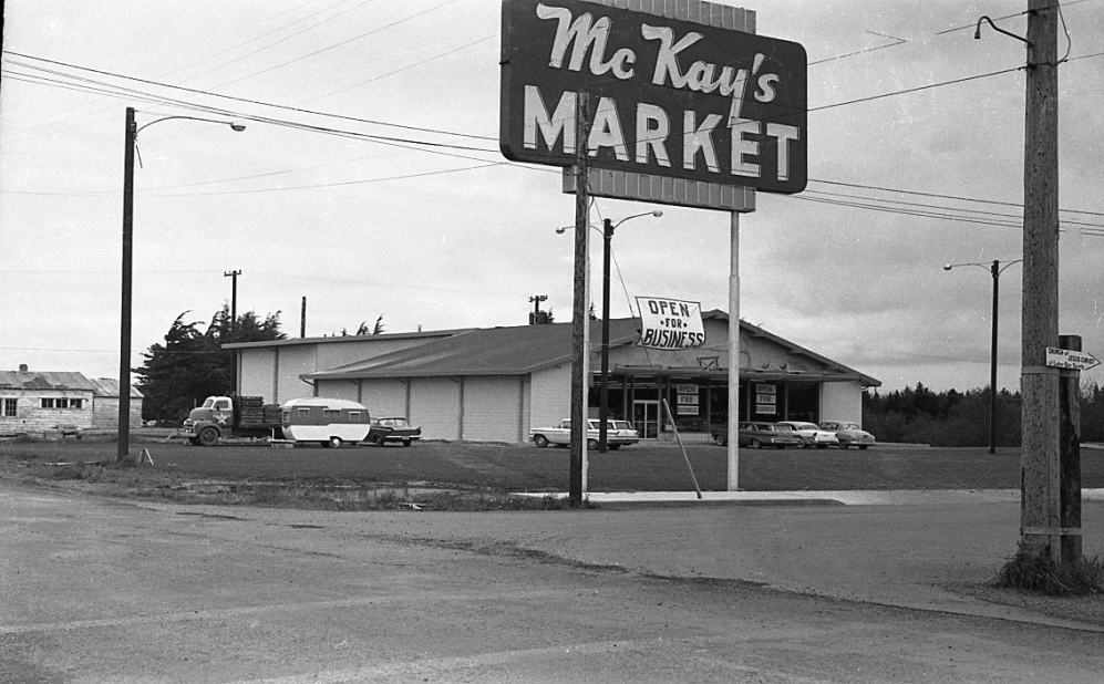 McKay's Market grand opening, 1960