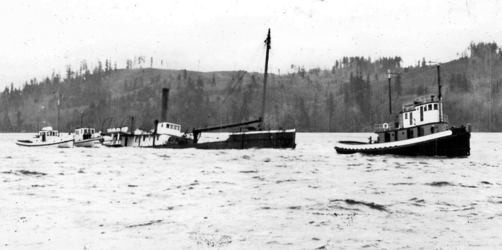 Port of Bandon tug towing steam schooner Bandon, 1941