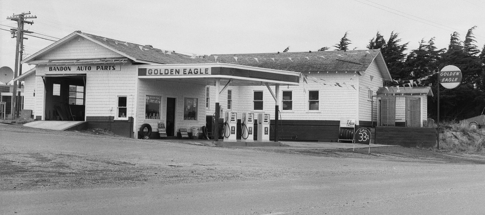 Golden Eagle Service Station, 1957