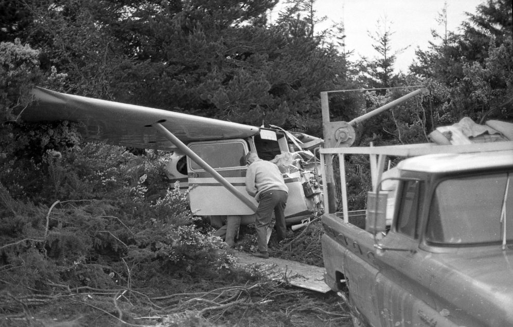 Plane crashes into gorse, 1972
