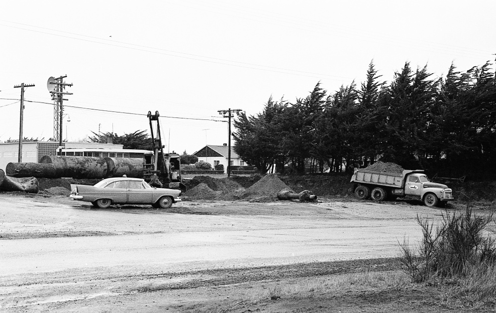 Construction of service station, 1960