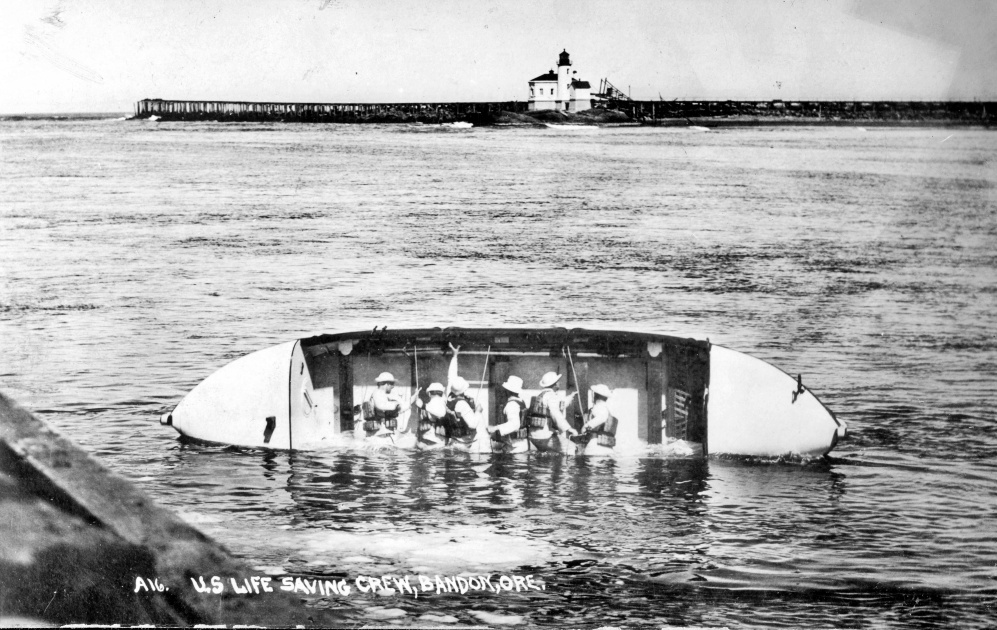 Life saving crew, 1913