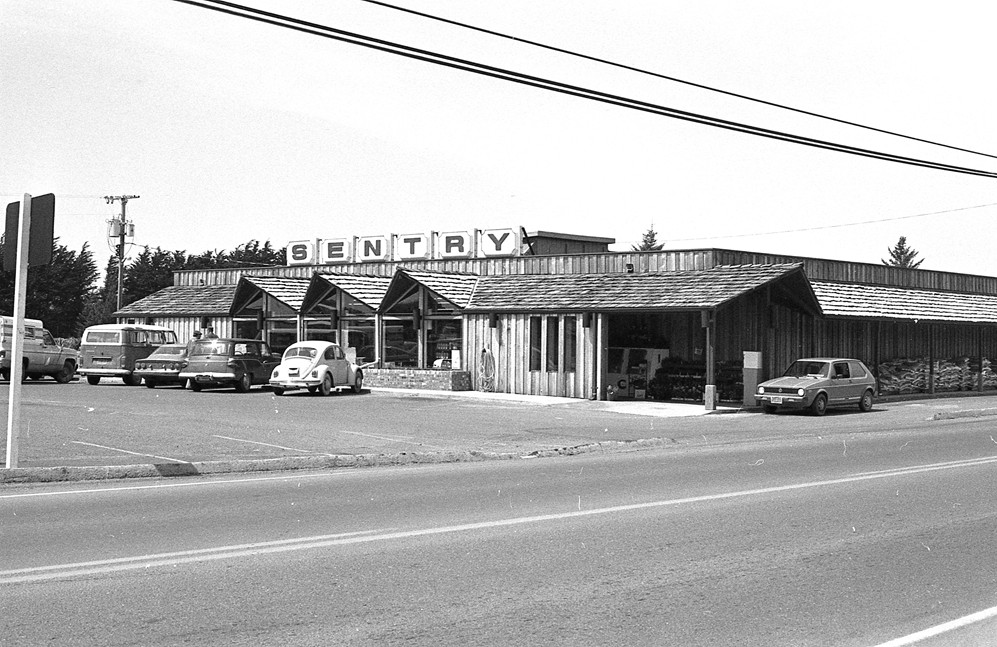 Buck's Sentry Market 1977