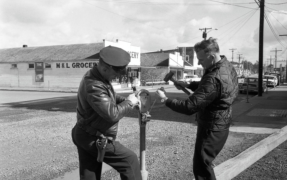 Removing parking meters, 1962