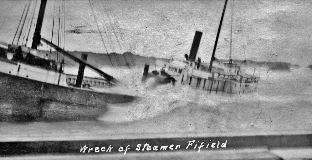 Steamer Fifield & tug Iaqua, 1916